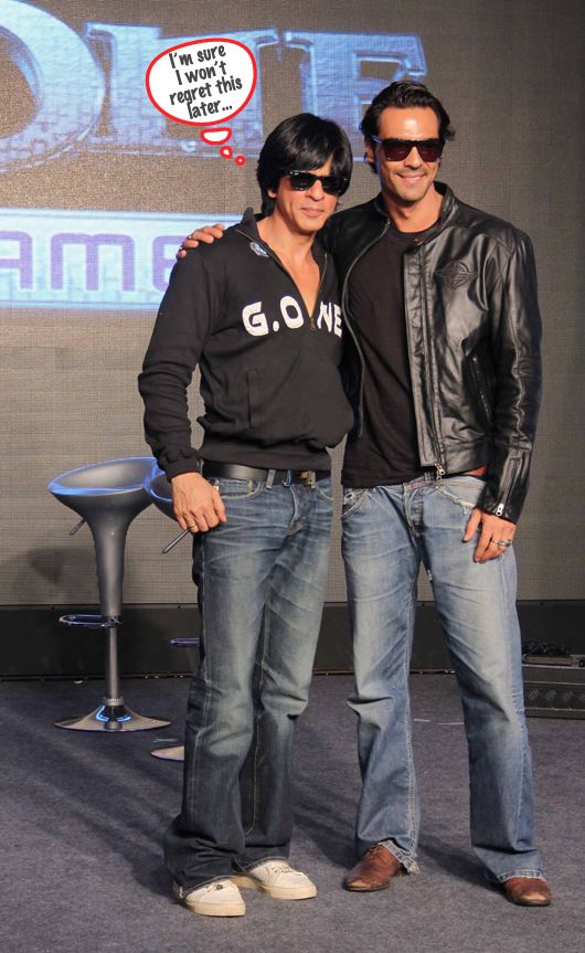 Ra One With G One Shah Rukh Khan Posing With Arjun Rampal