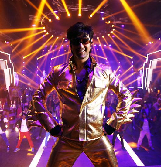 Ranbir Kapoor Gets Besharam on the Dance Floor
