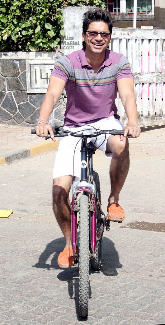 Photos: Salman Khan’s Bicycle Ride on Carter Road!