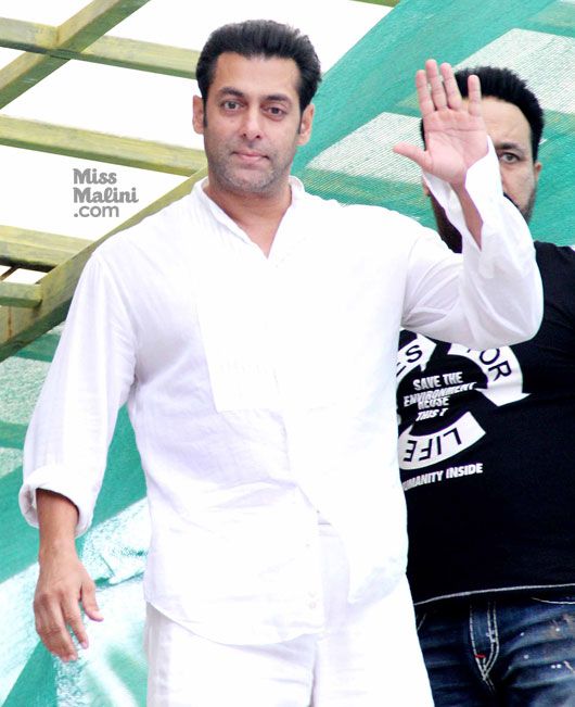 Salman Khan Celebrates Eid