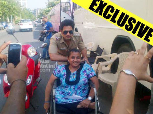 Spotted: Shahid Kapoor with a Fan on Sets of ‘Phata Poster Nikla Hero’