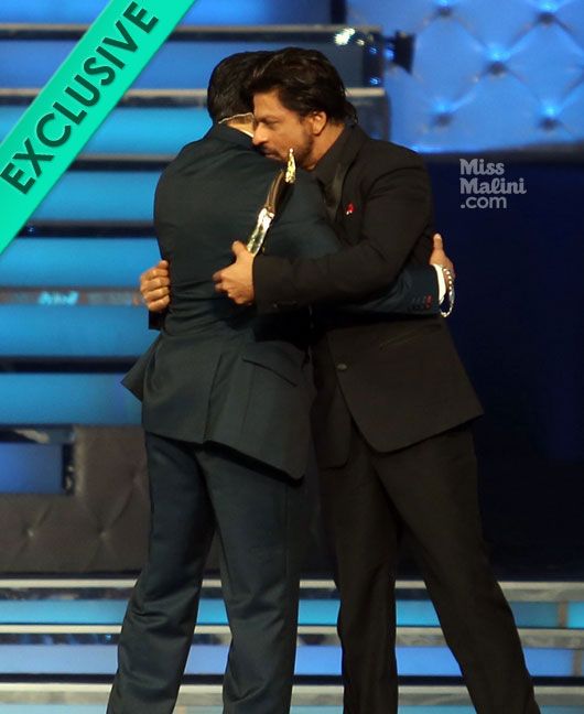 Guess What? The Shah Rukh & Salman Khan Hug Was Planned!