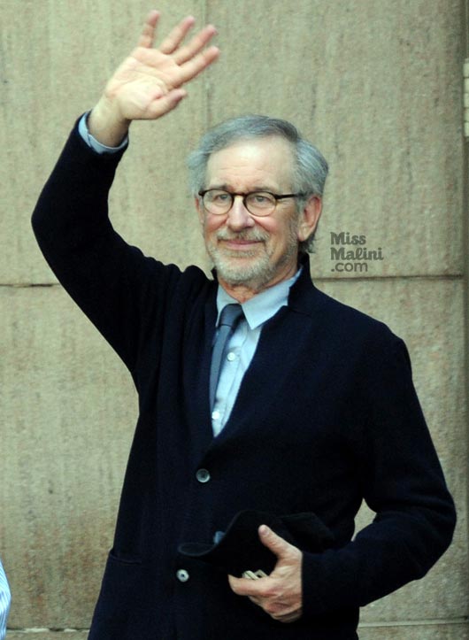 Steven Spielberg Loves ‘3 Idiots’!