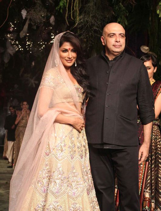 Tarun Tahiliani with Chitrangda Singh