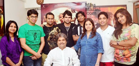 Vishal Bhardwaj, Rekha Bhardwaj and SRGMP contestantsVishal Bhardwaj