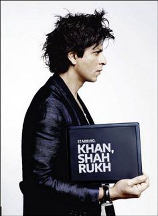 5 Songs Featuring Shah Rukh Khan&#8217;s Trademark Air Hug That We Love!