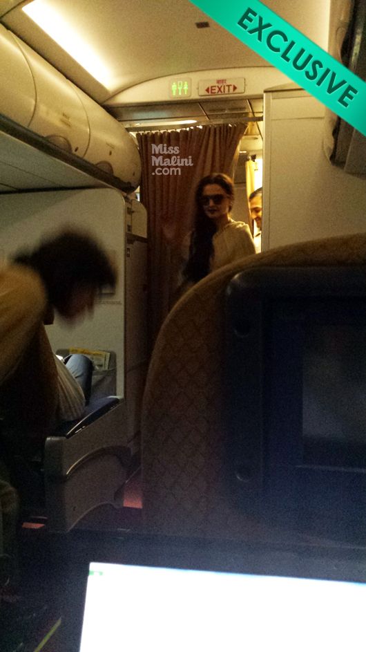 Exclusive: The Legendary Rekha Spotted Arriving at Mumbai Airport, Right NOW!
