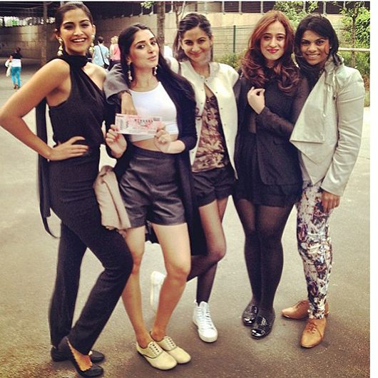 Sonam Kapoor, Pernia Qureshi, Rhea Kapoor, Shehla Khan (Instagram @sonamkapoor)