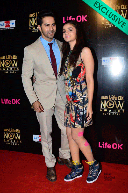Industrywalla Gossip From the LifeOK Awards Red Carpet!