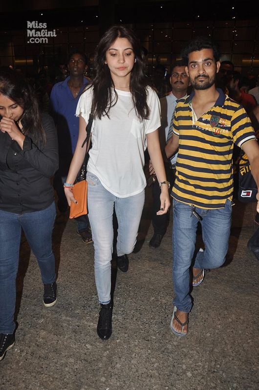Airport Spotting: Anushka Sharma Hits Us With Some Normcore
