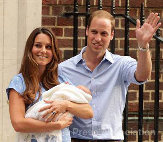 Prince George leaves the hospital with his Royal parents