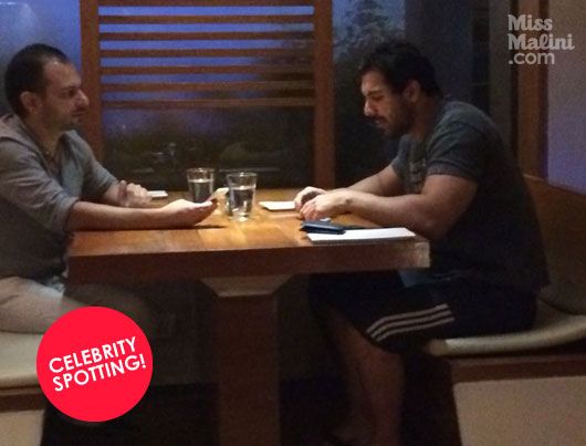 John Abraham at Salt Water Cafe