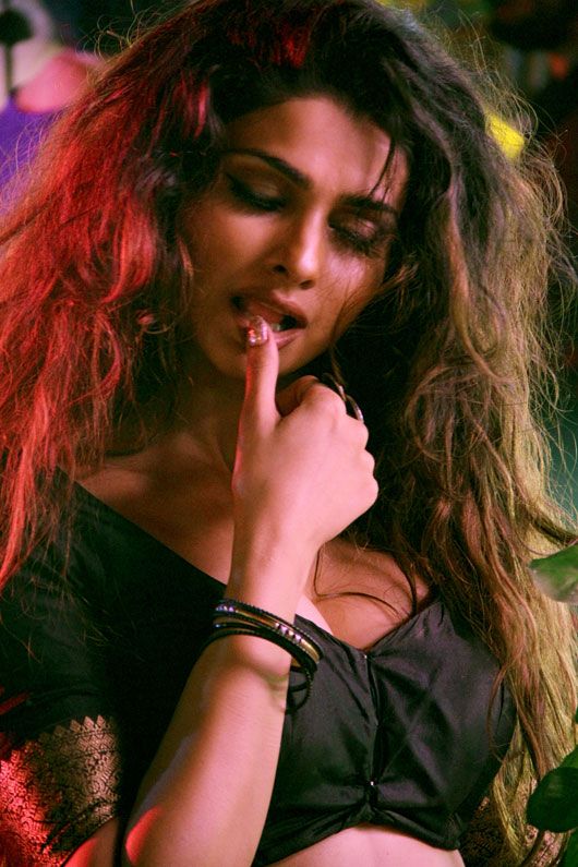 Hot Pictures: Prachi Desai’s Sexy Item-Girl Look