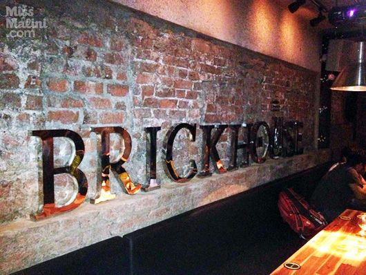 Brick House Bar & Cafe