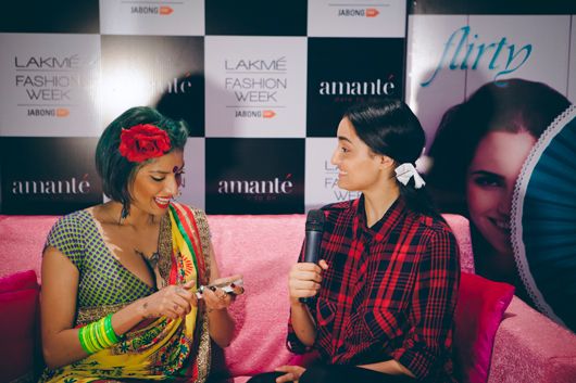 Diandra Soares and model Kanishta Dhankar indulge in some tarot on the Pink Couch