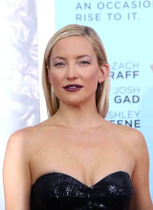 Kate Hudson Shows Off Some Skin Without Making It Look Vulgar