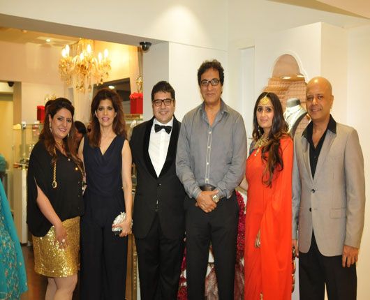 Krishaa Ghanasingh, Bina Aziz, Gautam Ghanasingh,Talat Aziz, Sayeda, Naved Jaffery