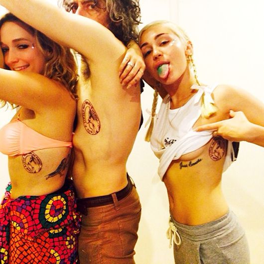 Miley Cyrus with her friends