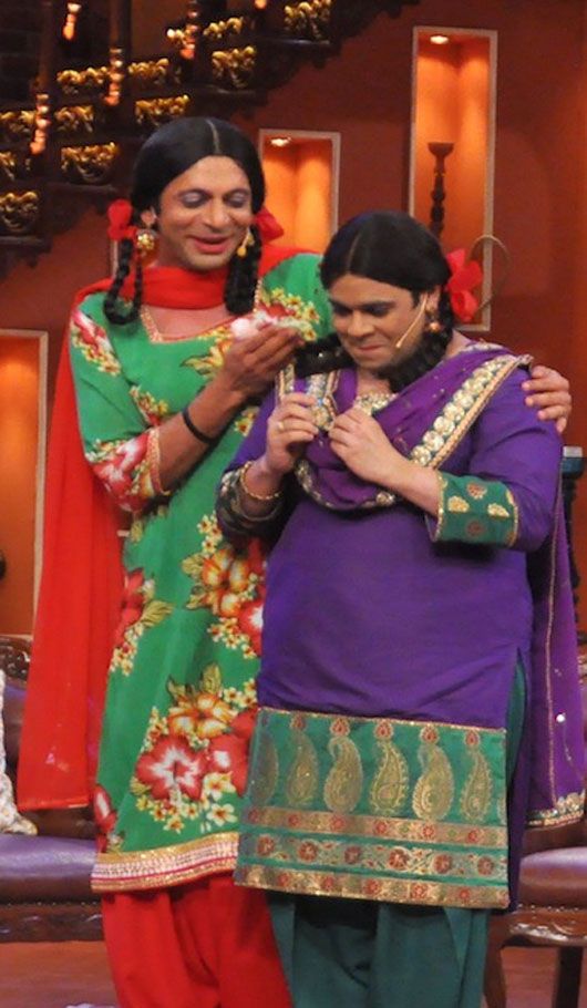 Gutthi And Palak Do A Sister’s Act Much To The Love Of The Audience!