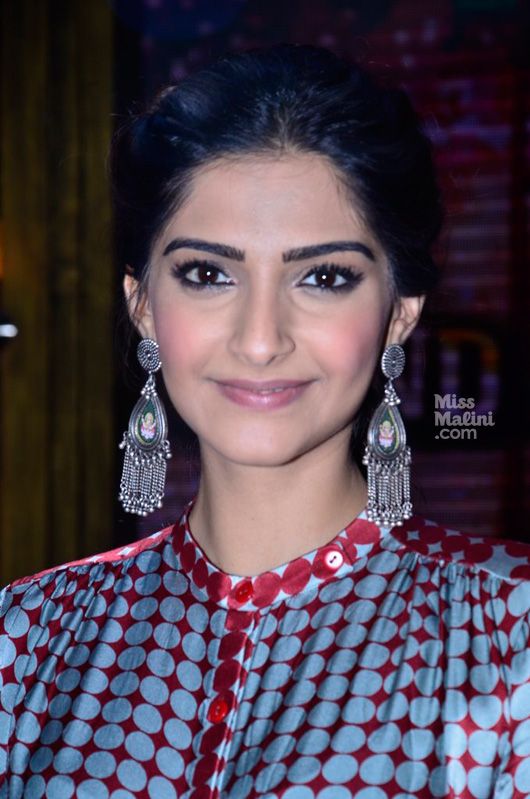 The First Indian Disney Girl Sonam Kapoor Throws A Royal Dinner Party!