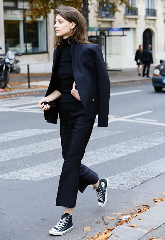 Super Chic look - Ankle-cropped trousers and a jacket, business casual