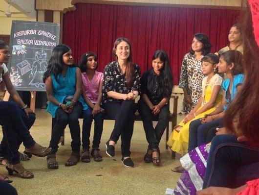 Kareena Kapoor with girls from Kasturba Gandhi Mahavidyala School