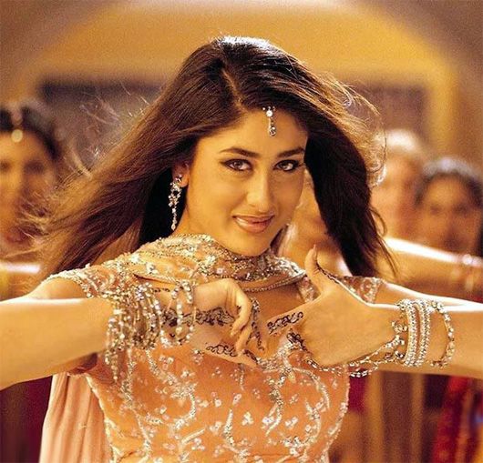 Kareena Kapoor is beauty to behold in designer heavy motif lehenga [Photos]