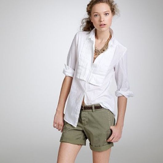 Chino shorts look smart and are a very practical pair of shorts (Pic | lmwstylefiles.blogspot.com)