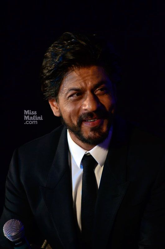How Dreamy Does Shah Rukh Khan Look in These Photos?!