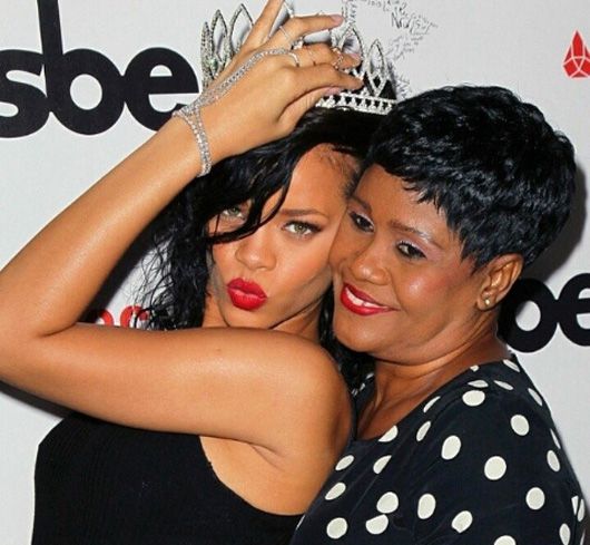 A tiara brings joy, always! (Pic: Rihanna's Instagram)