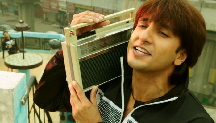 Ranveer Singh Turns Choreographer! Is There ANYTHING He Can’t Do?