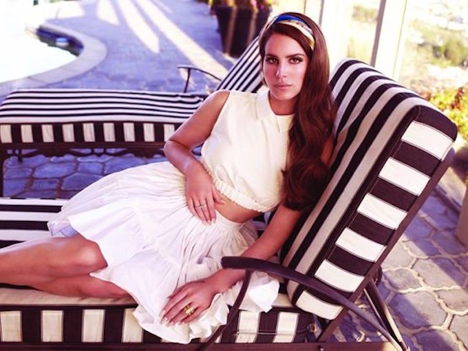 10 Lana Del Rey Songs That Totally Describe What Women Do In Love