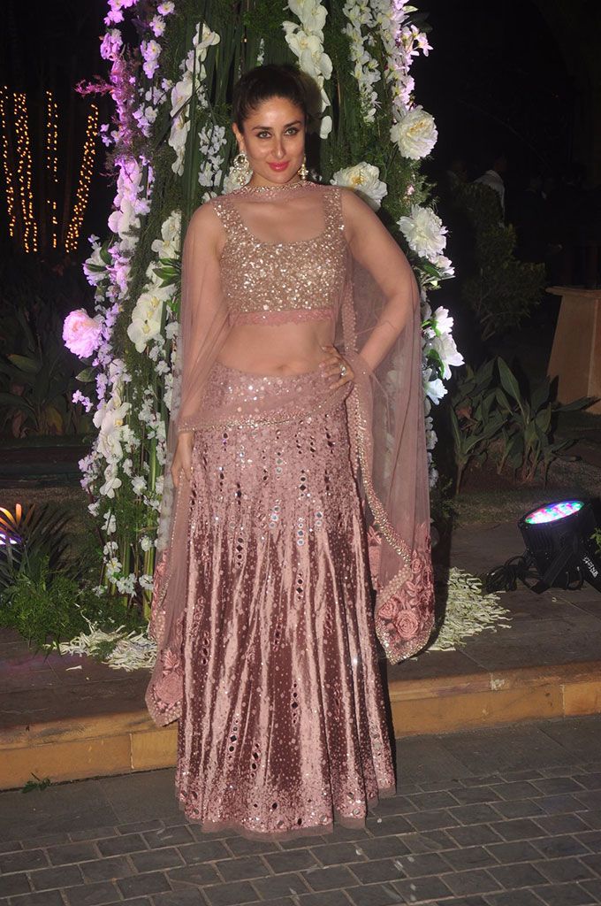 WATCH: Kareena Kapoor, Karan Johar & Manish Malhotra Kill It On The Dance Floor At A Wedding!