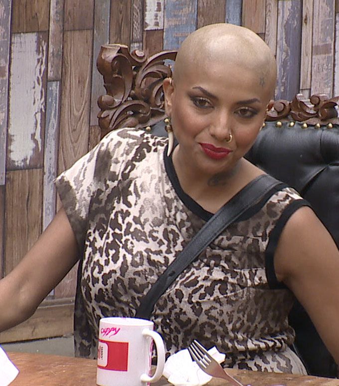 WOW! Bigg Boss 8: Diandra Soares Goes Bald & It’s NOT For A Task!