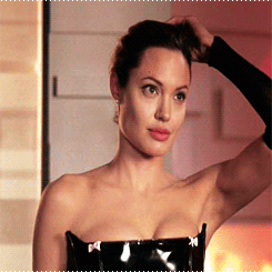 Angelina Jolie in Mr. & Mrs. Smith (Source: Giphy.com)