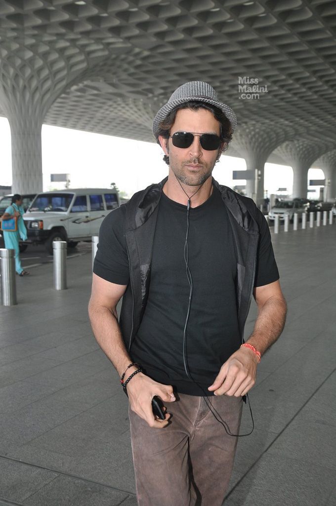 Airport Spotting: These Pictures Prove Hrithik Roshan Has a Serious Obsession
