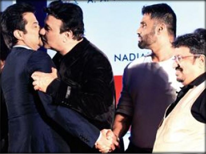 Awkward Photo: Anu Malik Kisses Anil Kapoor – While Suniel Shetty Holds His Hand