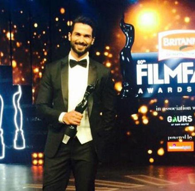 100 Things We ALL Thought While Watching The 60th Filmfare Awards Tonight!