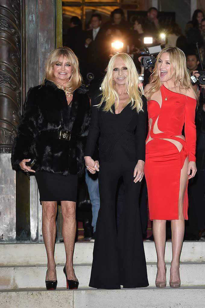 Goldie Hawn, Donatella Versace & Kate Hudson (Source: www.Facebook.com/Versace)