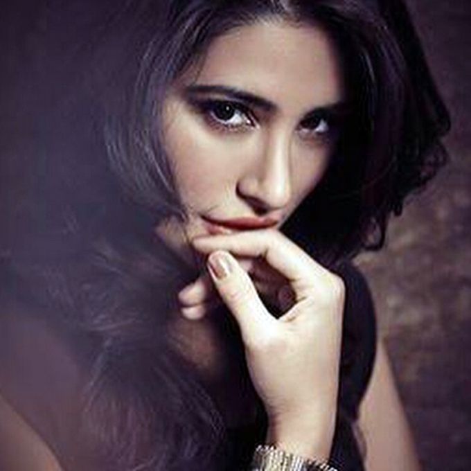 Nargis Fakhri’s Diet Plan Will Give You Abs (Because That’s How Hard It’ll Make You Laugh!)