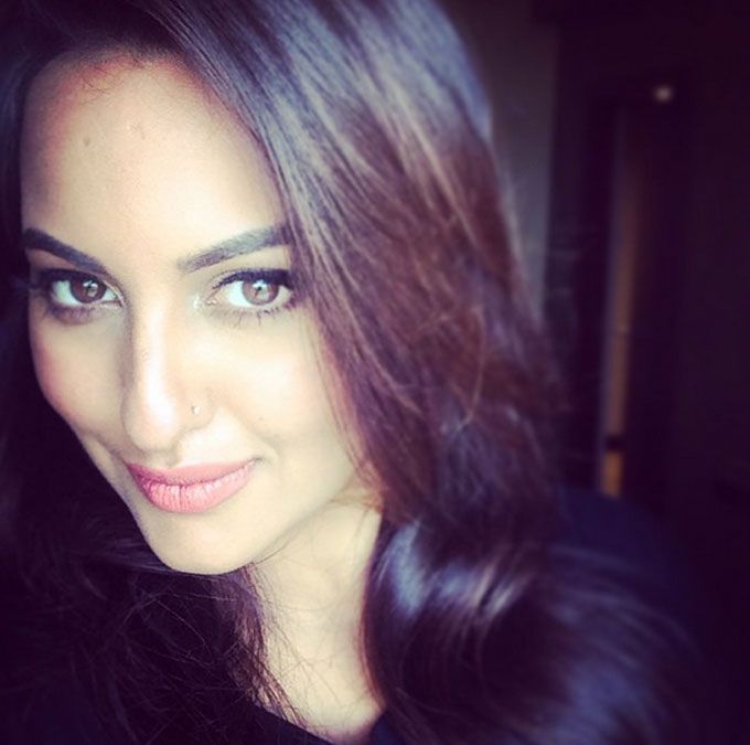 25 Photos That Prove Sonakshi Sinha Is Bollywood’s Selfie Queen