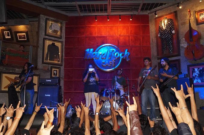 Hard Rock Cafe Has A Special New Food & Drink Menu – And Team MissMalini Is So Excited!