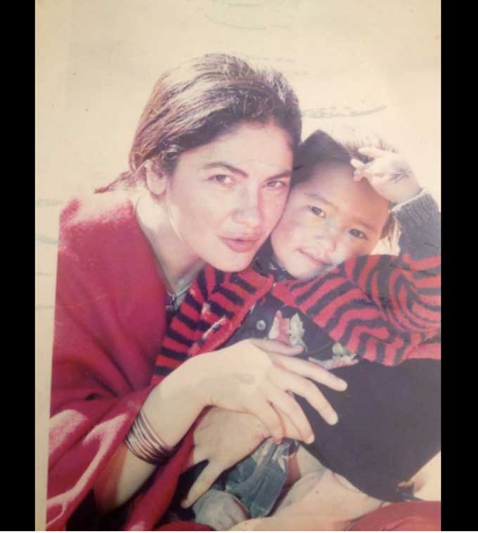 These Photos Prove That Pooja Bhatt Is The Older Sister Every Girl Needs!