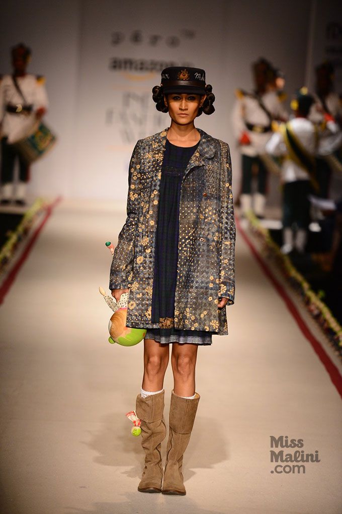 Péro by Aneeth Arora at FDCI Presents AIFW A/W'15