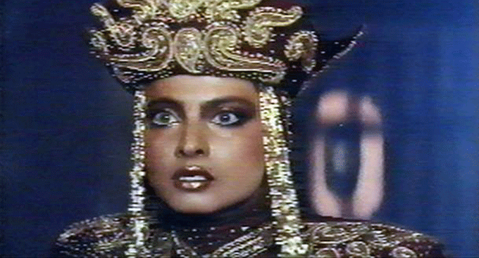 Let These Vintage Pictures Of Rekha Light Up Your Day! #NostalgiaTrip