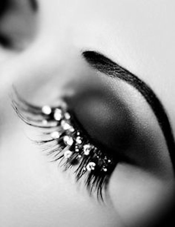 THIS Is How To Get Your Lashes On Some Serious Fleek-Ness!