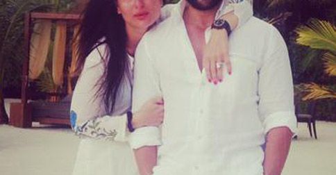 This Romantic Photo Of Kareena Kapoor & Saif Ali Khan Holidaying In Maldives Is #RelationshipGoals!