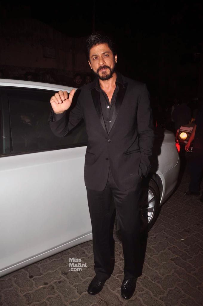Shah Rukh Khan Is Asking You To Vote For Him!