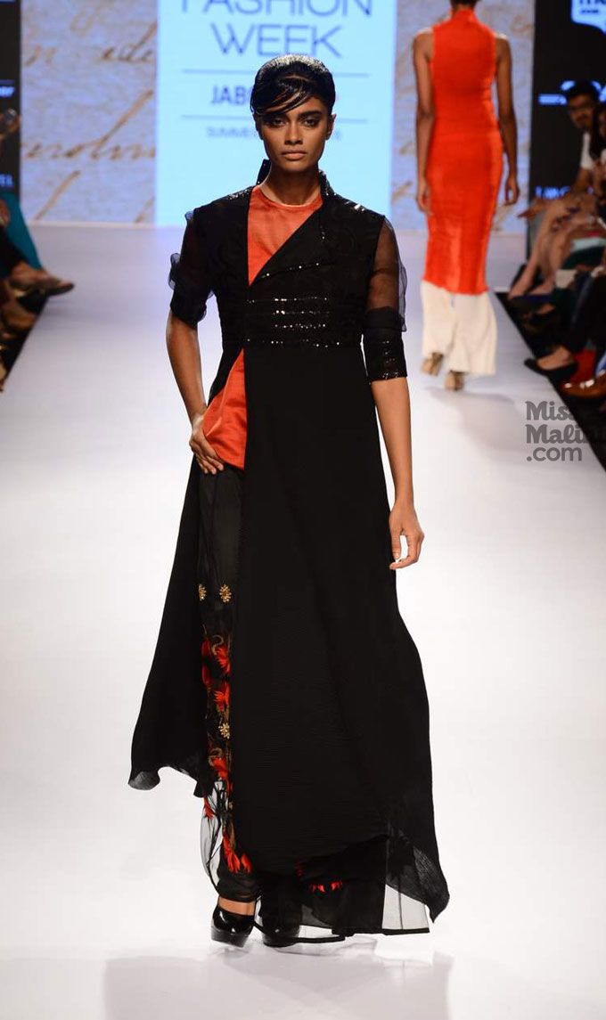 Kiran Uttam Ghosh Returned To The Runway At Lakmé Fashion Week With ...