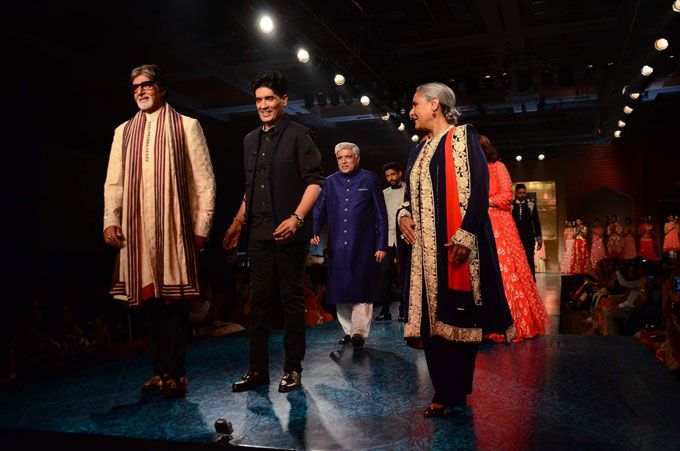 Have You Ever Seen Bollywood Stars Walk The Runway With Their Parents? The Bachchans, Kapoors, Sinhas, & Akhtars Show You How!